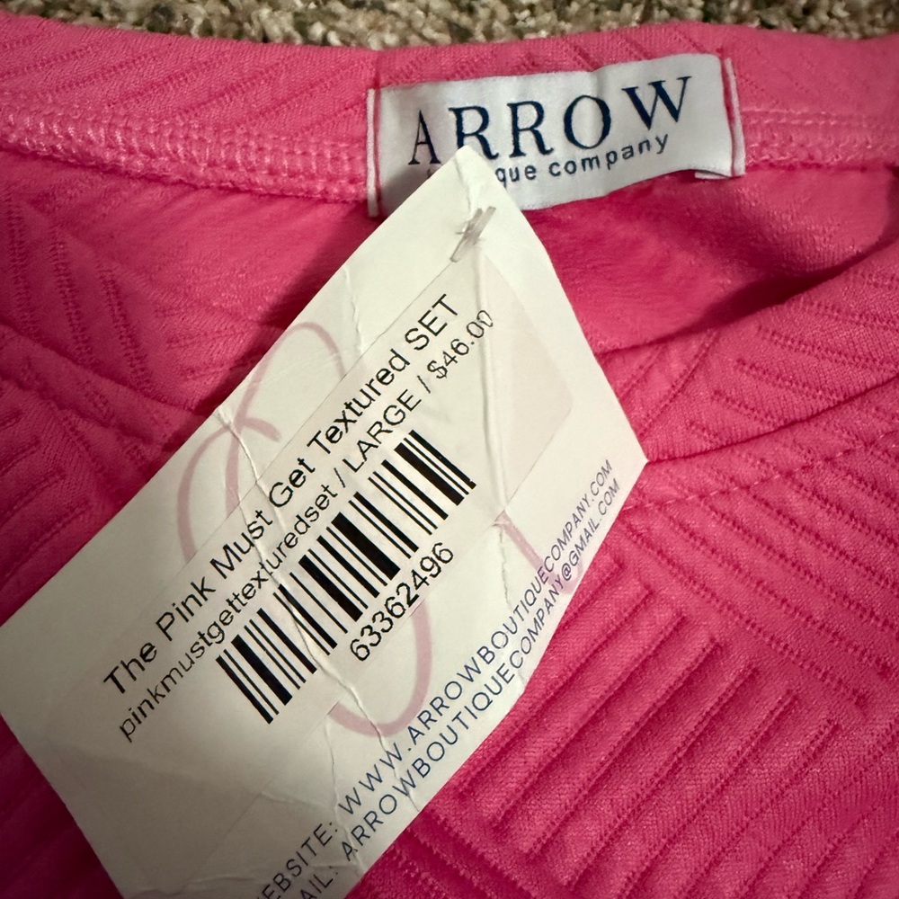 Arrow Pink Textured Set - Picture 2 of 3